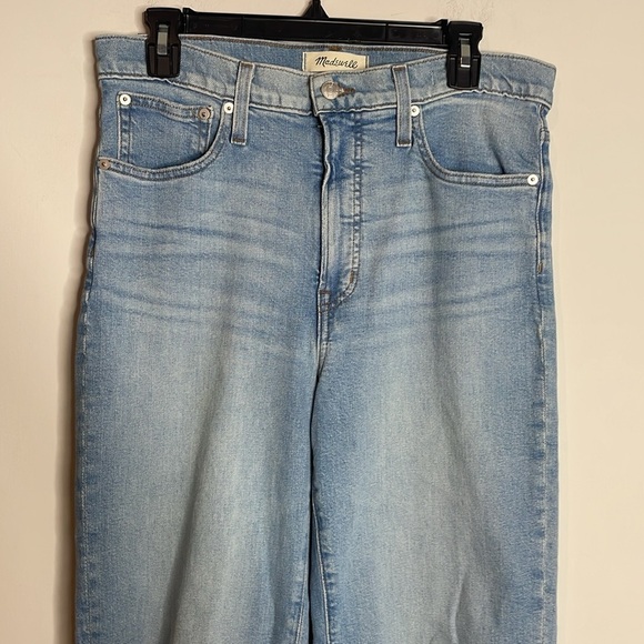 SOLD Madewell | Women’s The Perfect Vintage Straight Jeans Distressed Light - Picture 2 of 8